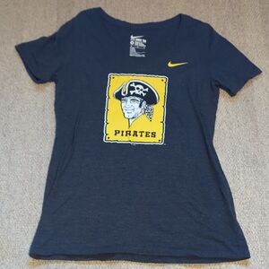 Women's Pittsburgh Pirates Nike Short Sleeve T Shirt Vintage Logo Size Medium